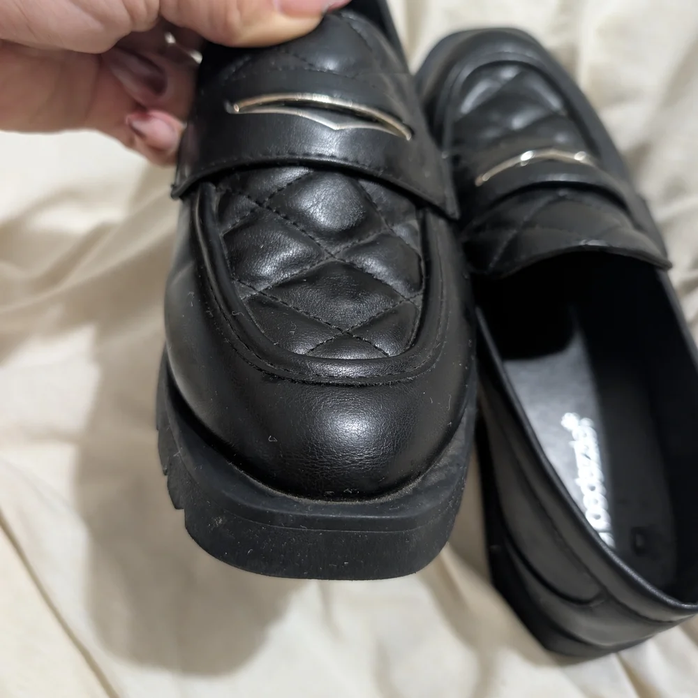 Shoe Dazzle Black Women's Loafers - Picture 3 of 9